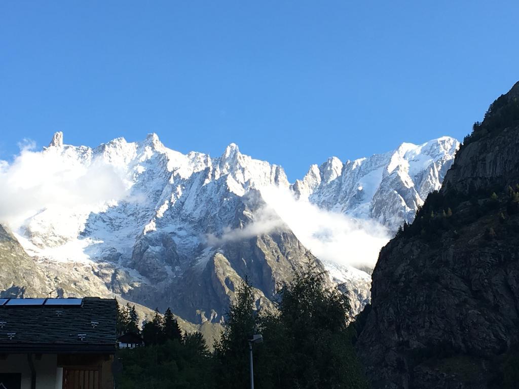 Hotel Les Jumeaux Courmayeur Extérieur photo
