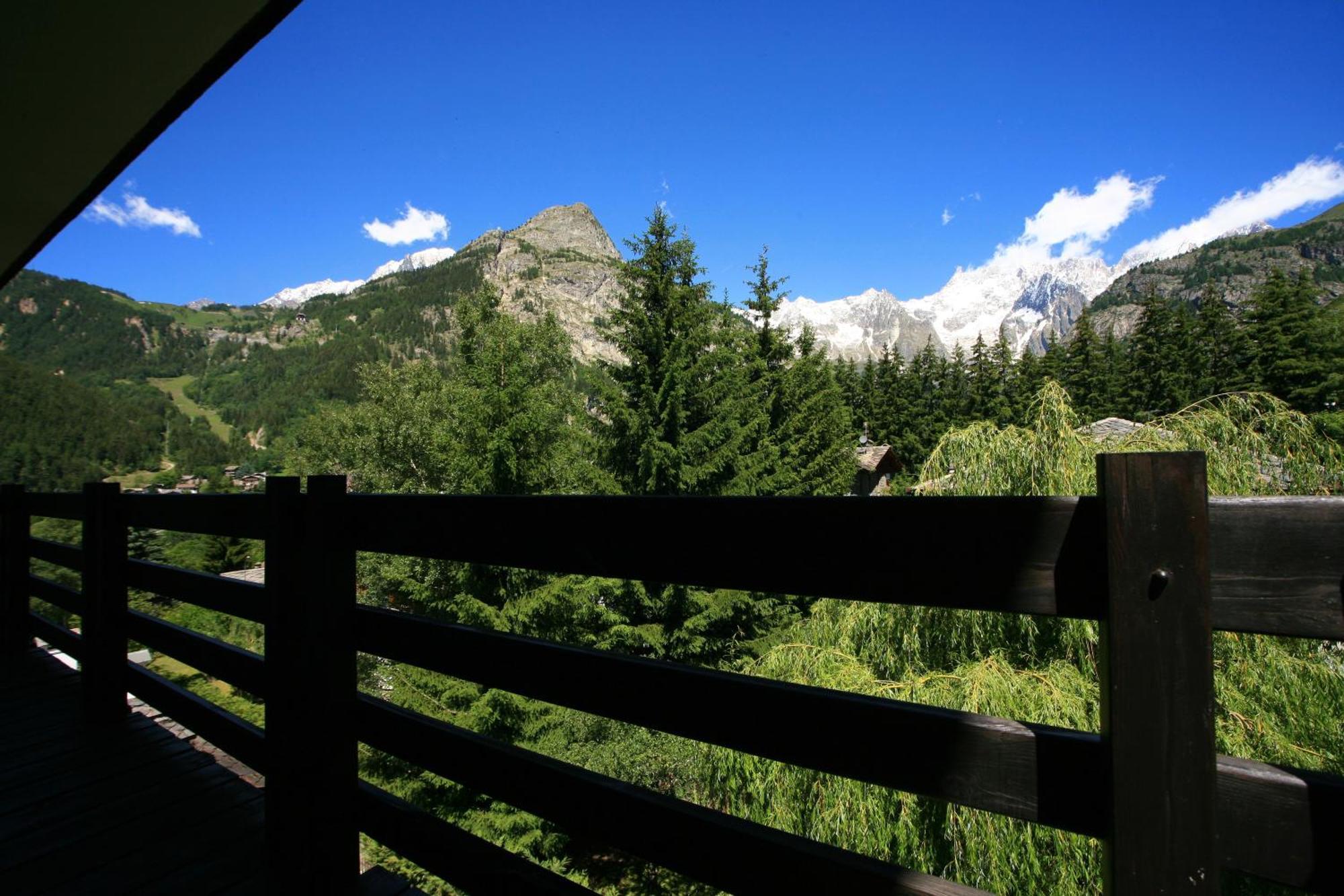Hotel Les Jumeaux Courmayeur Extérieur photo